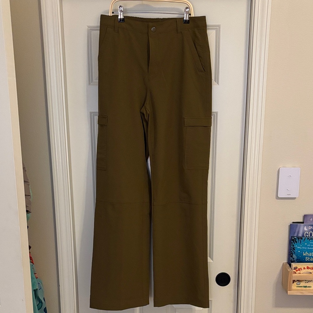Women’s Olive Green Cargo Pants | M